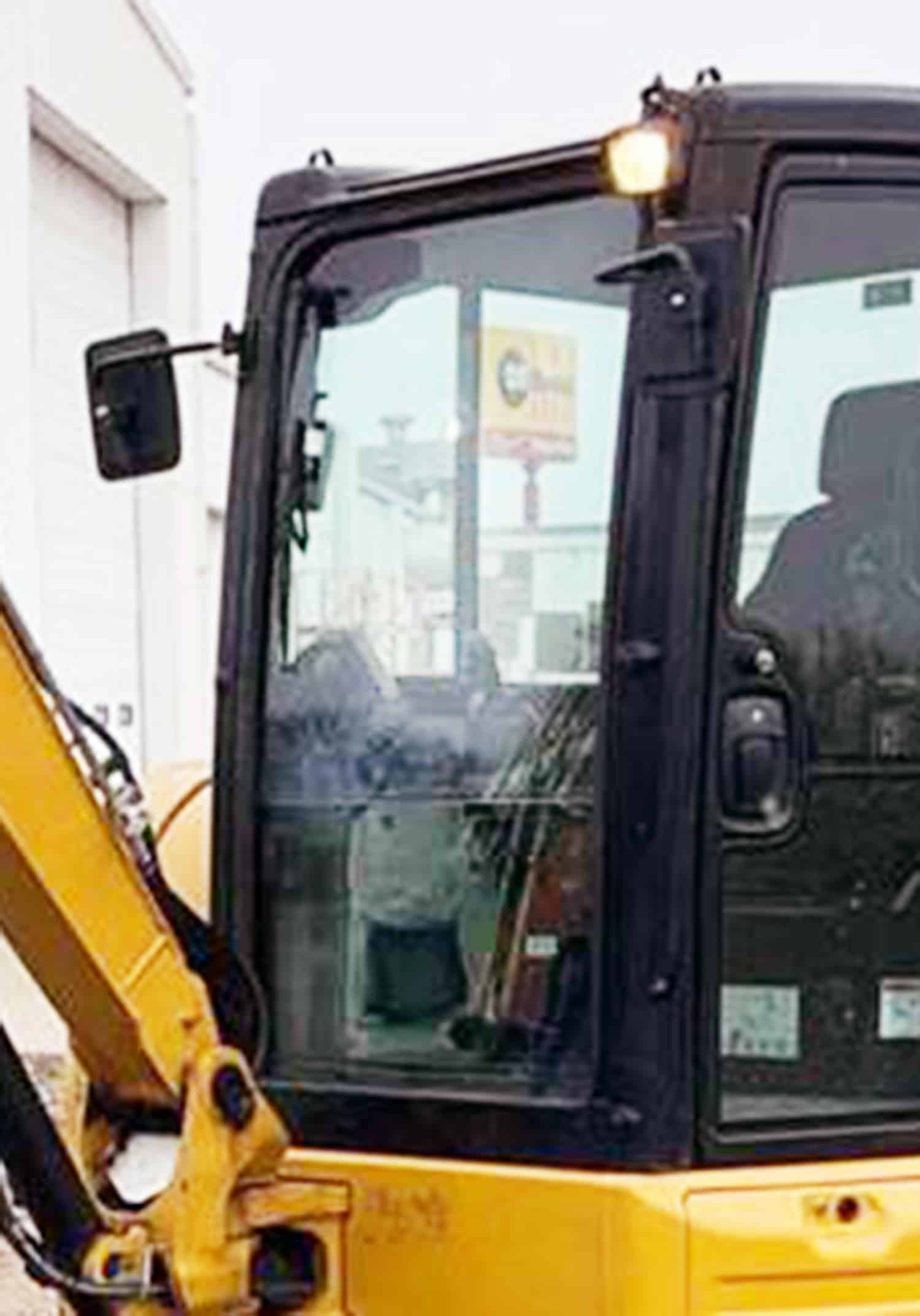 CAT Mini-Excavator 303-305 Windshield