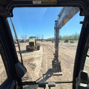 John Deere D Series // Hitachi ZX-3 Mid-size Excavator Windshield